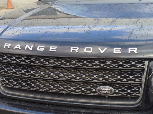 Used 2012 Land Rover Range Rover HSE image 16