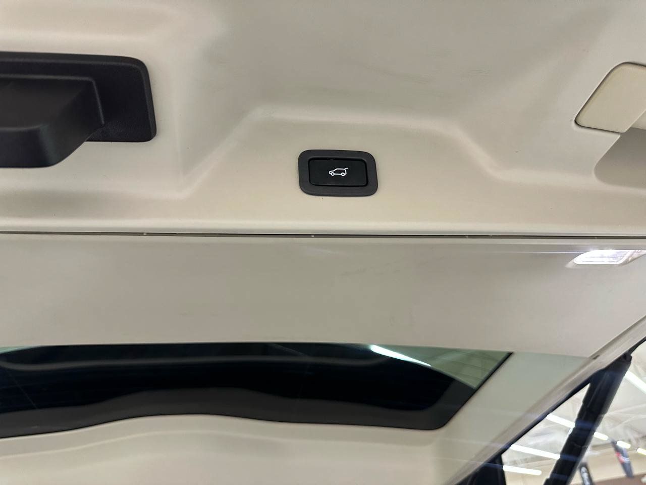 Used 2014 Land Rover Range Rover HSE AWD/4WD image 13