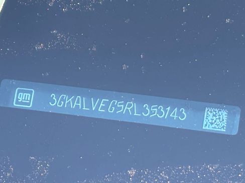 Used 2024 GMC Terrain SLT image 31