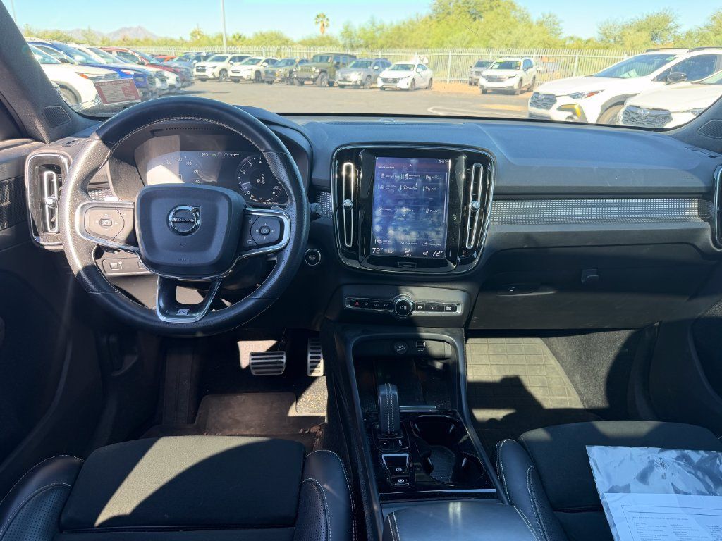 Used 2020 Volvo XC40 T5 R-Design AWD/4WD image 7