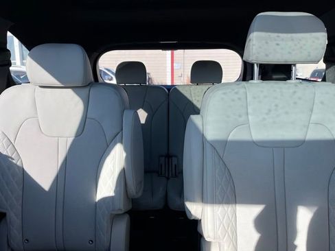 Certified 2025 Kia Sorento SX Prestige image 23