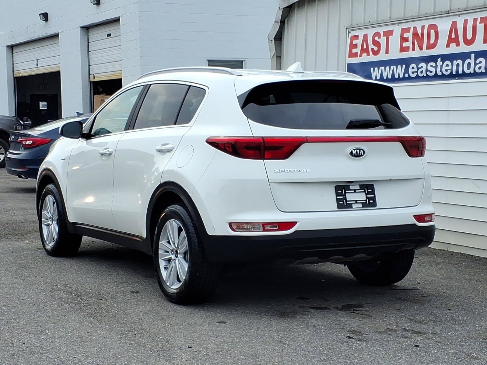 Used 2018 Kia Sportage LX w/ LX Popular Package AWD/4WD image 3