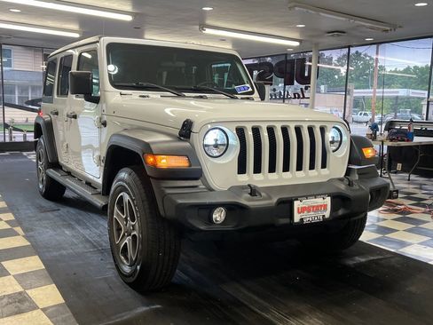 Used 2023 Jeep Wrangler Unlimited Sport AWD/4WD image 1