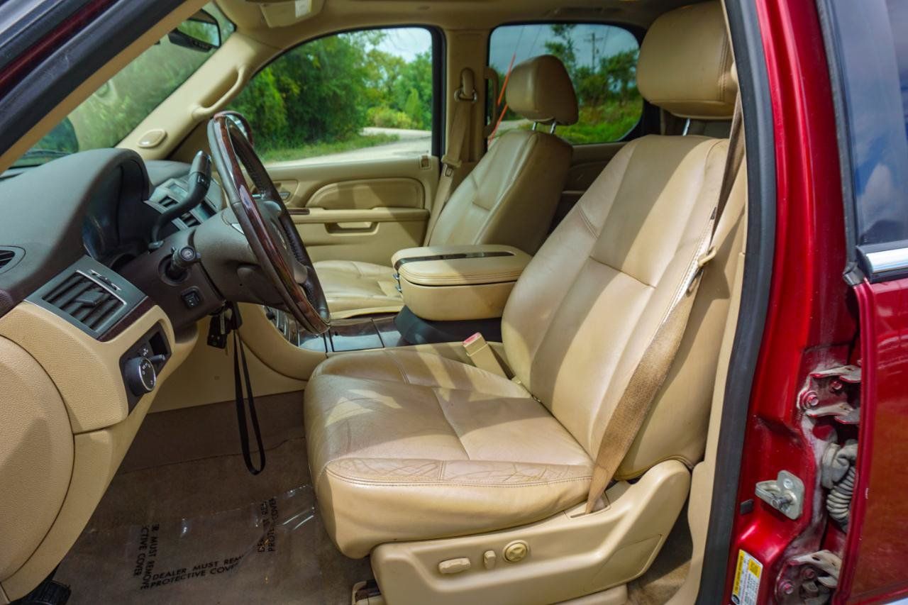 Used 2010 Cadillac Escalade Luxury AWD/4WD image 5