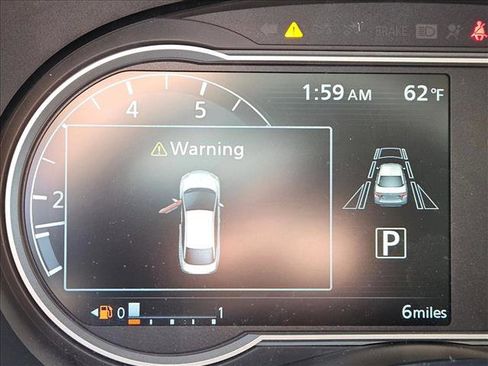 New 2025 Nissan Versa SR w/ Trunk Package FWD image 13