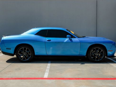 Used 2023 Dodge Challenger SXT w/ Blacktop Package RWD image 9