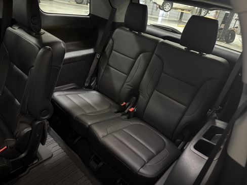 Used 2019 GMC Acadia SLT AWD/4WD image 14