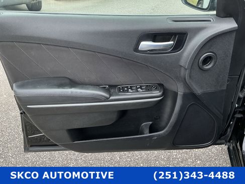 Used 2022 Dodge Charger SXT image 12