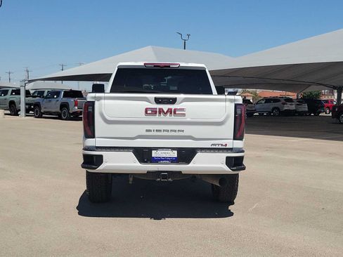 Used 2025 GMC Sierra 2500 AT4 AWD/4WD image 7