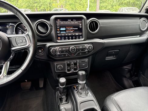 Used 2023 Jeep Wrangler Sahara w/ Cold Weather Group AWD/4WD image 28