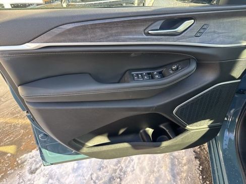 New 2026 Jeep Grand Cherokee L Limited image 10