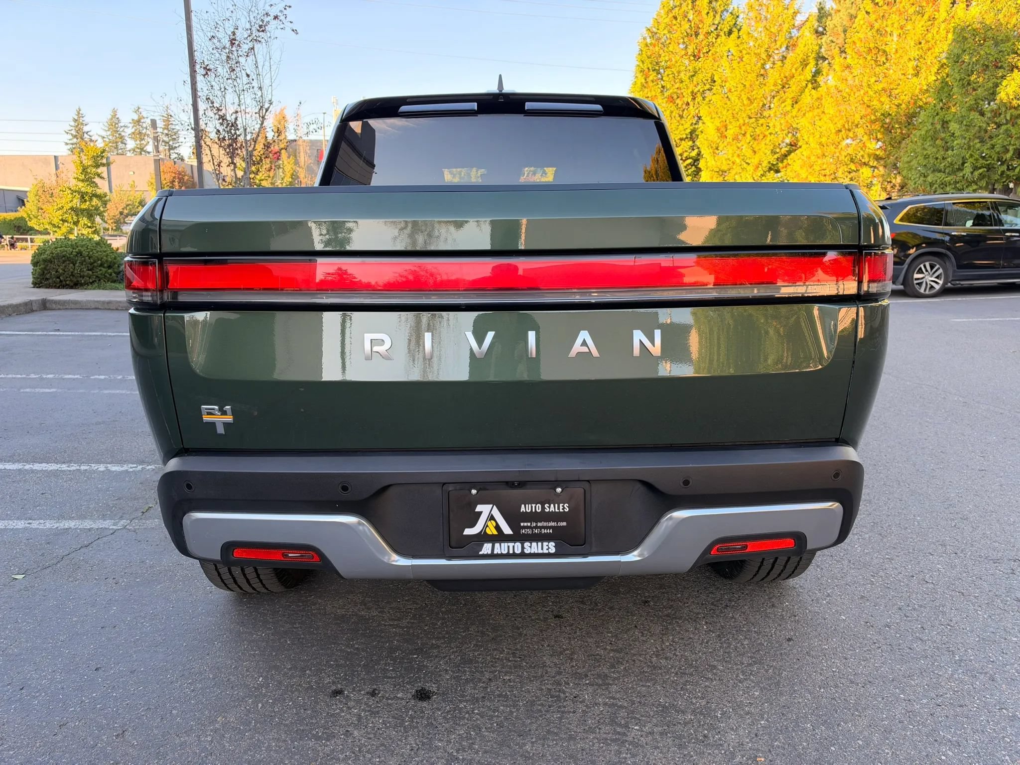 Used 2022 Rivian R1T Adventure AWD/4WD image 12