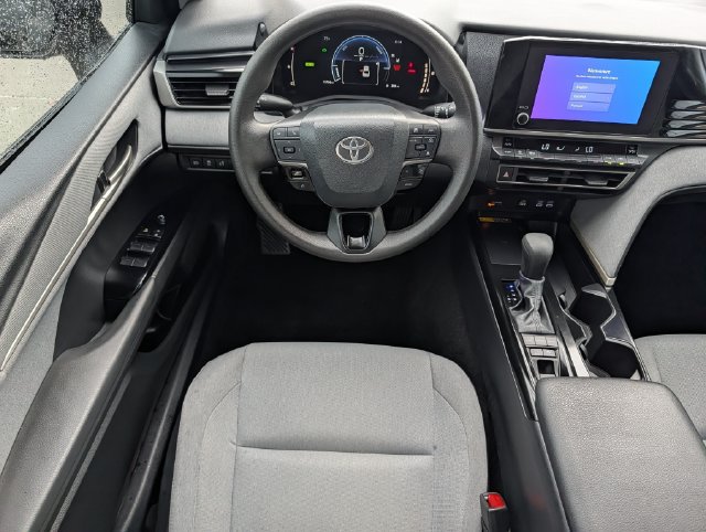 Used 2025 Toyota Camry LE w/ Convenience Package FWD image 12
