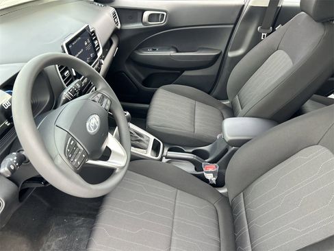 New 2026 Hyundai Venue SE image 18