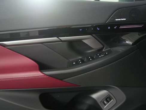 Used 2025 BMW 530i image 8