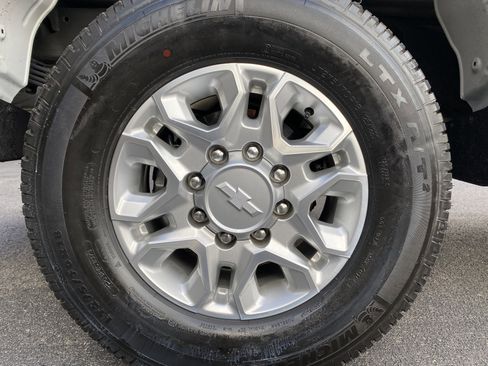 Used 2025 Chevrolet Silverado 2500 W/T w/ WT Convenience Package image 38