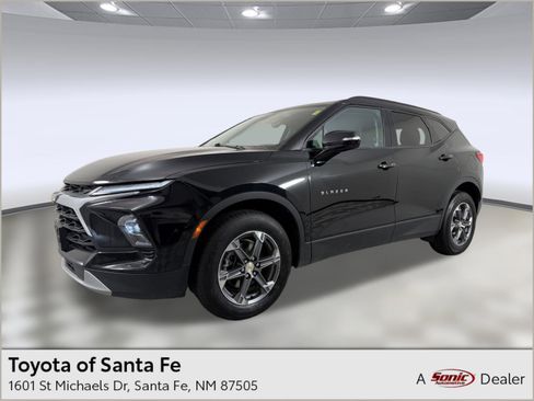 Used 2024 Chevrolet Blazer LT AWD/4WD image 1