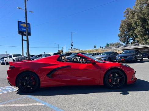 Used 2022 Chevrolet Corvette Stingray Premium Conv w/ Z51 Performance Package RWD image 4