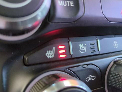 Used 2021 RAM 1500 Laramie image 26