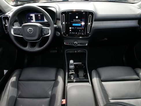 Used 2023 Volvo XC40 B5 Ultimate w/ Protection Package Premier AWD/4WD image 10