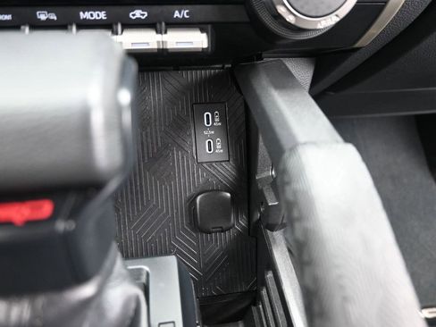 Used 2024 Toyota Tacoma TRD Off-Road image 21