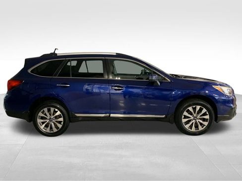Used 2017 Subaru Outback 2.5i Touring image 7