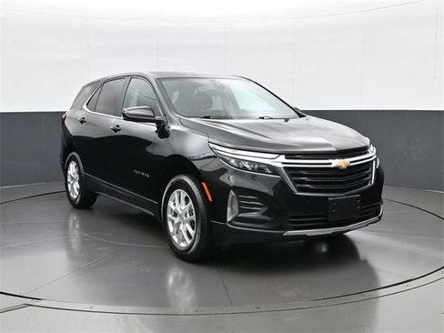 Used 2024 Chevrolet Equinox LT image 3