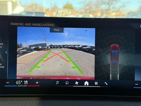 Certified 2025 BMW 330i xDrive Sedan w/ M Sport Package image 19