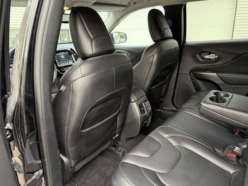 Used 2020 Jeep Cherokee Limited image 25