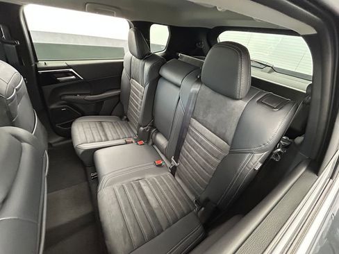 New 2026 Mitsubishi Outlander SE image 41