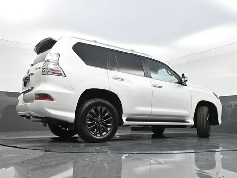 Used 2023 Lexus GX 460 Premium w/ Premium Plus Package image 34