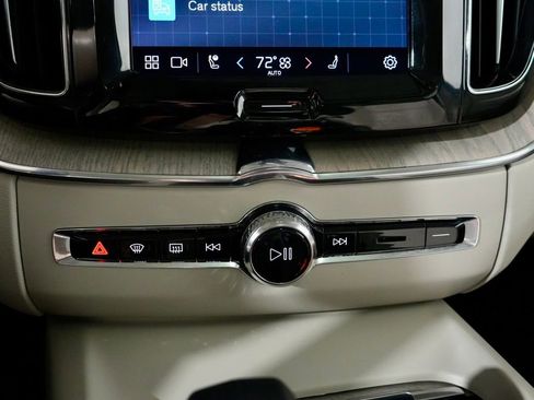 Used 2023 Volvo XC60 B5 Plus w/ Climate Package image 19