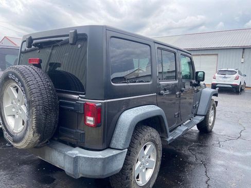 Used 2017 Jeep Wrangler Unlimited Sport w/ Quick Order Package 23S AWD/4WD image 5