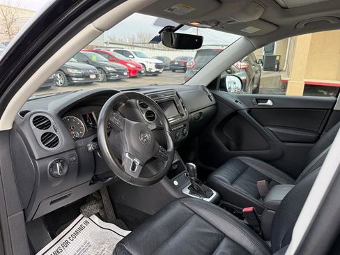 Used 2017 Volkswagen Tiguan Sport image 9