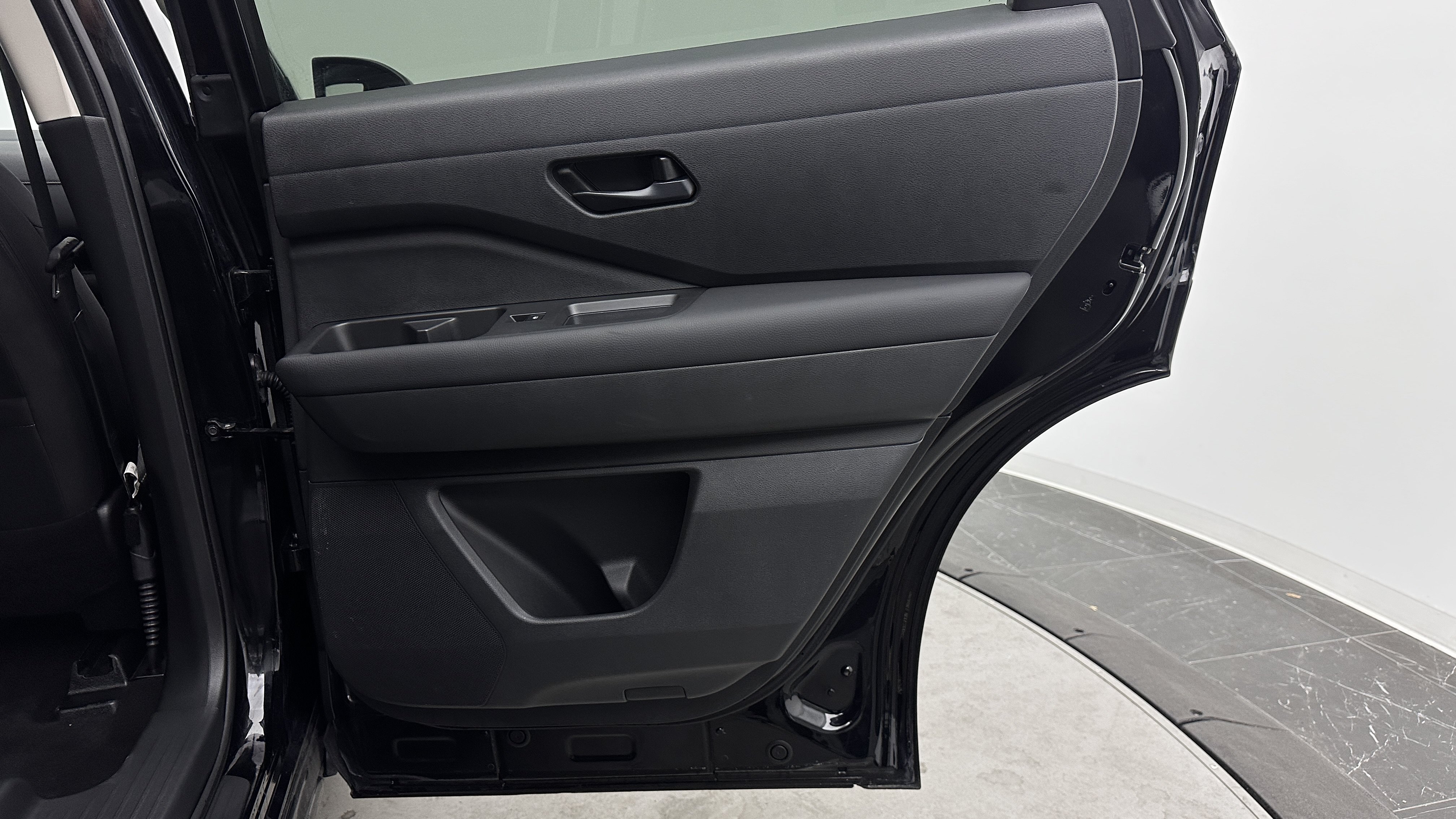 Used 2023 Nissan Pathfinder SV FWD image 32