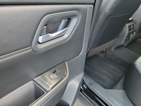 Certified 2026 Nissan Rogue SL AWD/4WD image 13