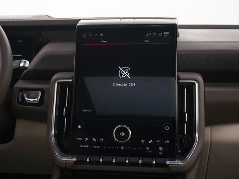 Used 2026 GMC Yukon Denali w/ Denali Reserve Package AWD/4WD image 16
