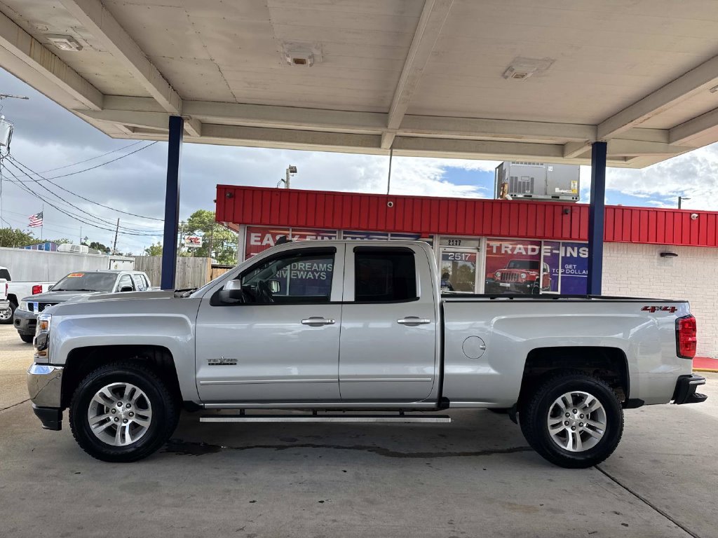 Used 2019 Chevrolet Silverado 1500 LT w/ Texas Edition AWD/4WD image 4