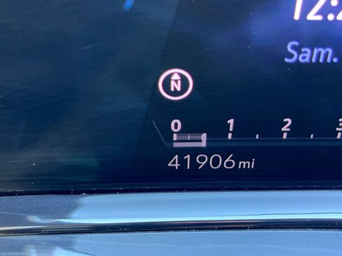 Used 2023 Cadillac Escalade Sport w/ LPO, ONYX Package image 29