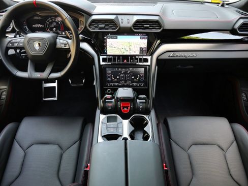 Used 2024 Lamborghini Urus S AWD/4WD image 7
