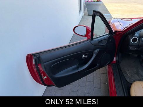 Used 2004 MAZDA MX-5 Miata w/ Convenience Pkg RWD image 20