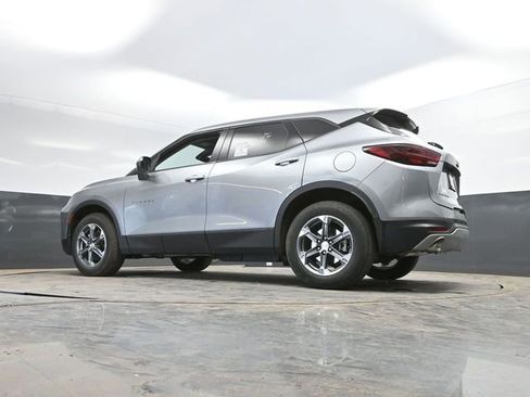 Used 2025 Chevrolet Blazer LT AWD/4WD image 49