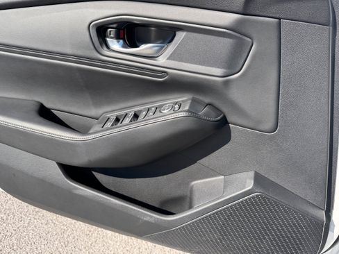 Used 2023 Honda Accord Sport image 11