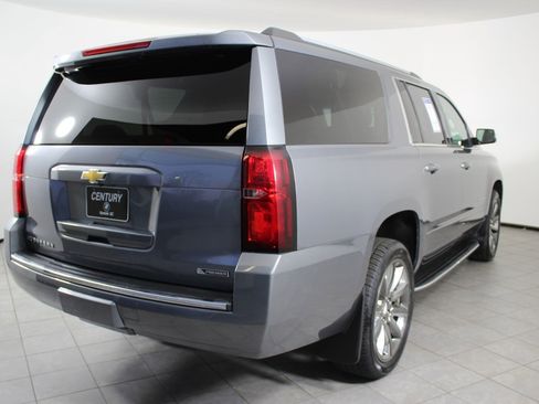 Used 2018 Chevrolet Suburban Premier image 9