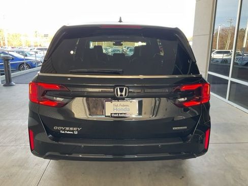 New 2026 Honda Odyssey Touring image 25