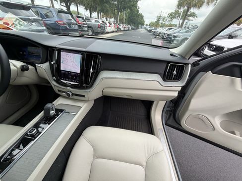Certified 2024 Volvo XC60 B5 Plus w/ Protection Package Premier AWD/4WD image 20
