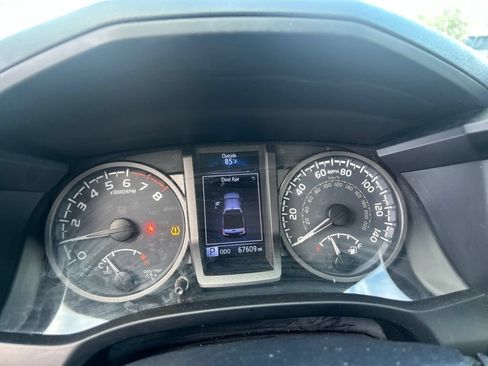 Used 2019 Toyota Tacoma TRD Off-Road AWD/4WD image 20