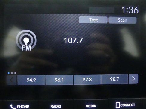 Used 2023 Honda HR-V LX image 9