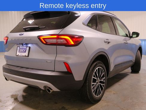 Used 2024 Ford Escape SE image 6