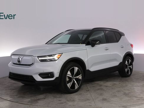 Used 2022 Volvo XC40 P8 Recharge Plus AWD/4WD image 2
